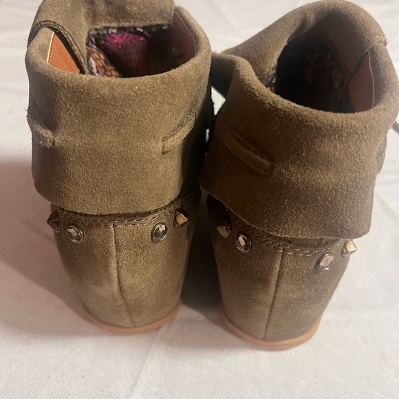 DV by Dolce Vita Brown Lace-Up Ankle Boots - Picture 5 of 5